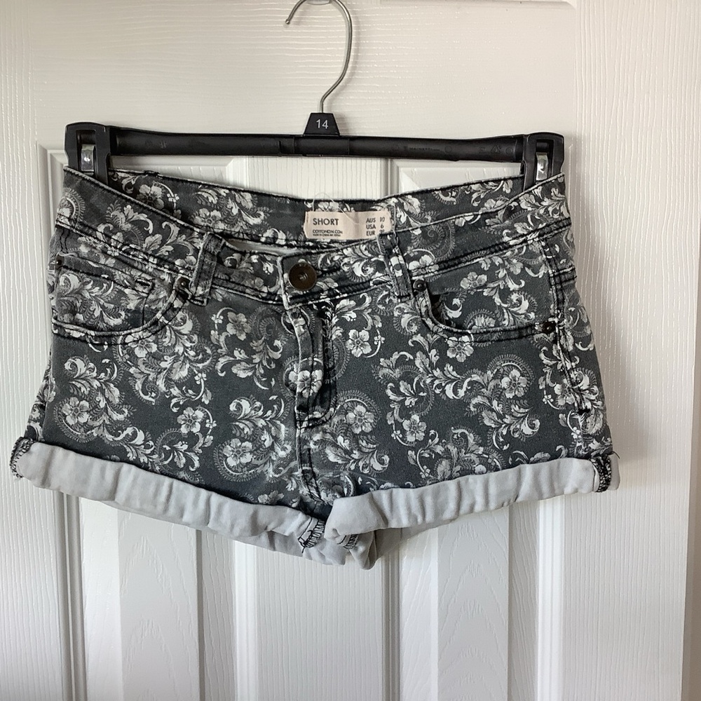 Floral Gray Women's shorts